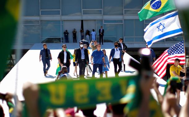 Bandeira de Israel em ato pró-Bolsonaro volta a gerar polêmica