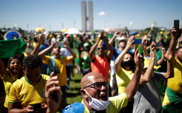 Apoiadores de Bolsonaro fazem manifestação em Brasília 03/05/2020