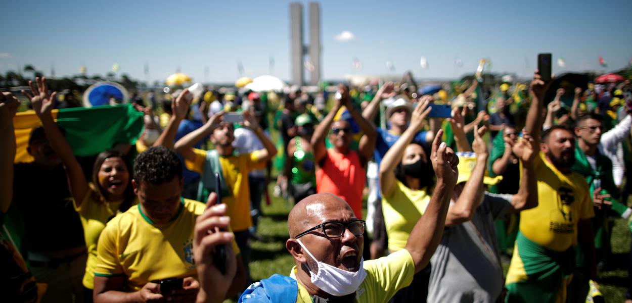 Apoiadores de Bolsonaro fazem manifestação em Brasília 03/05/2020