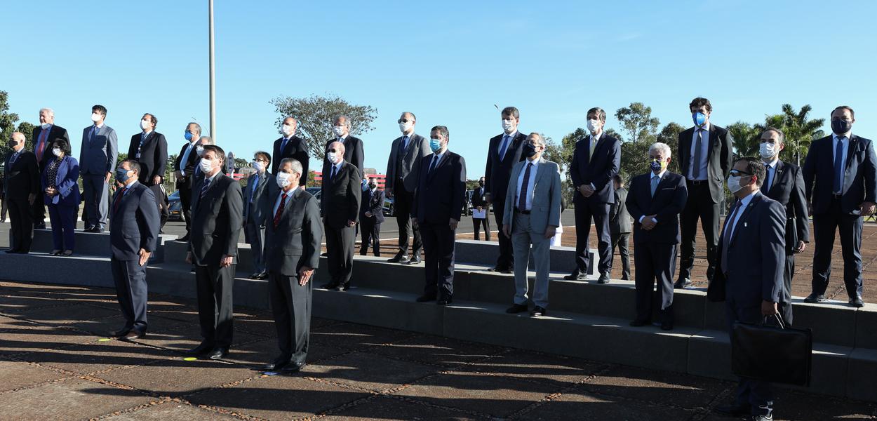 (Brasília - DF, 12/05/2020) Hasteamento da Bandeira Nacional