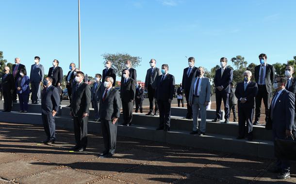 (Brasília - DF, 12/05/2020) Hasteamento da Bandeira Nacional