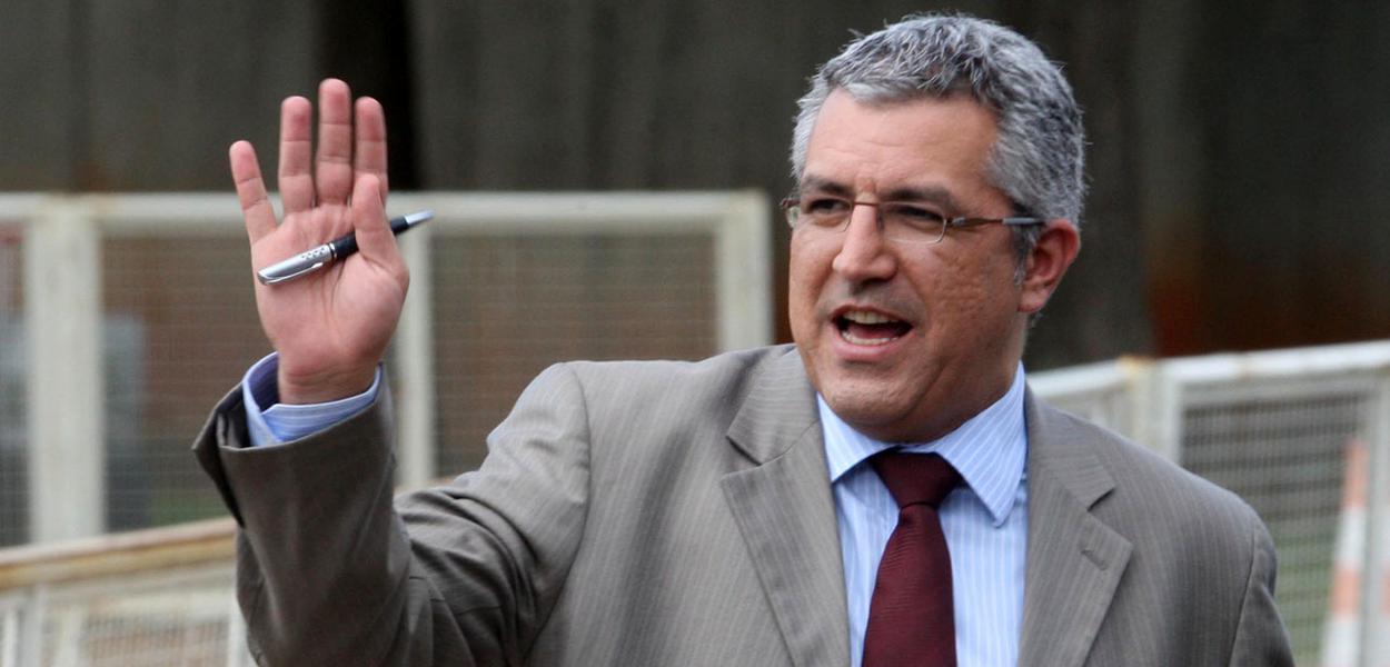 Padilha pretende explorar cartel em campanha