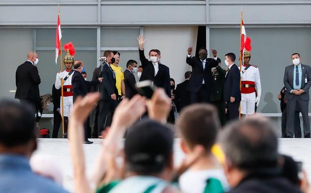 (Brasília - DF, 15/05/2020) Presidente Jair Bolsonaro na rampa do Planalto.