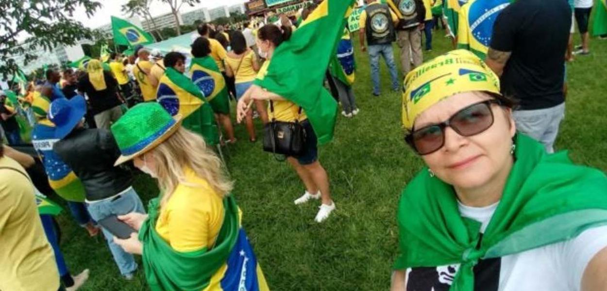 A bolsonarista que agrediu a repórter Clarissa Oliveira da Band