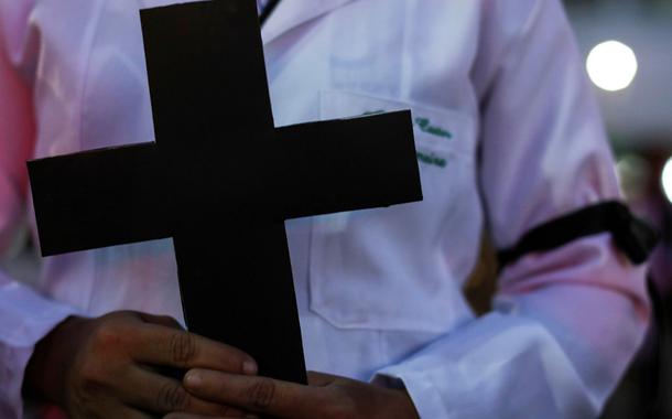 Ato de profissionais da saúde em homenagem a colegas mortos pela Covid-19 em Manaus (AM) 16/05/2020