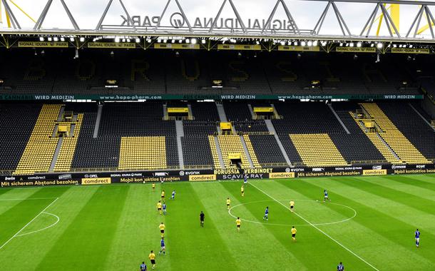 Vista da partida entre Borussia Dortmund e Schalke 04, na retomada do campeonato alemão, sem torcida, devido à pandemia do coronavírus. 16/5/2020.