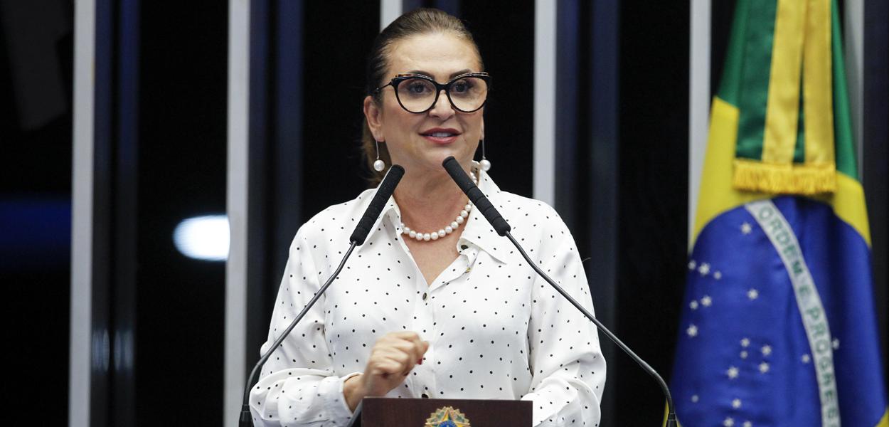 Em discurso, à tribuna, senadora Kátia Abreu (PDT)