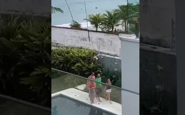 Eduardo Bolsonaro vai a festa em plena pandemia