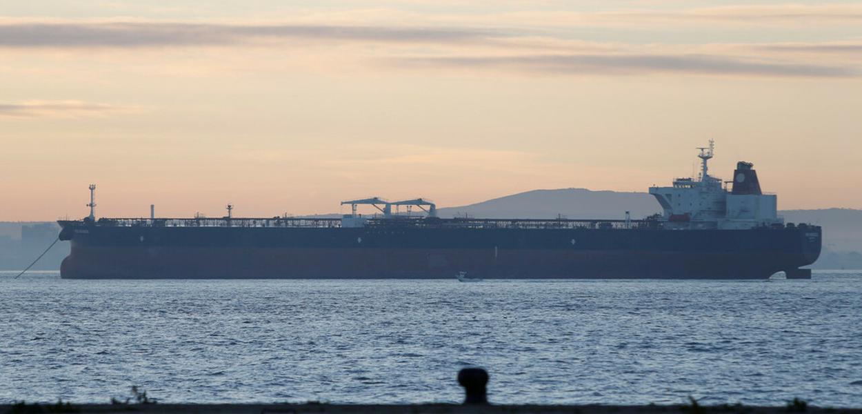 Petroleiro iraniano entra em águas territoriais venezuelanas