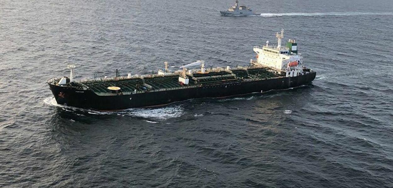 Navio tanque iraniano chega à Venezuela
