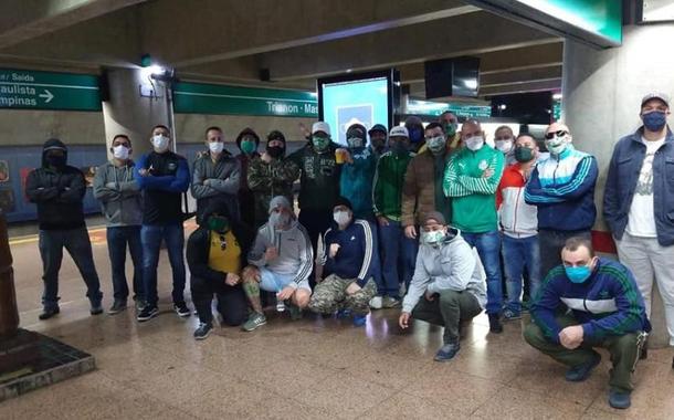 Torcida do Palmeiras em ato bolsonarista