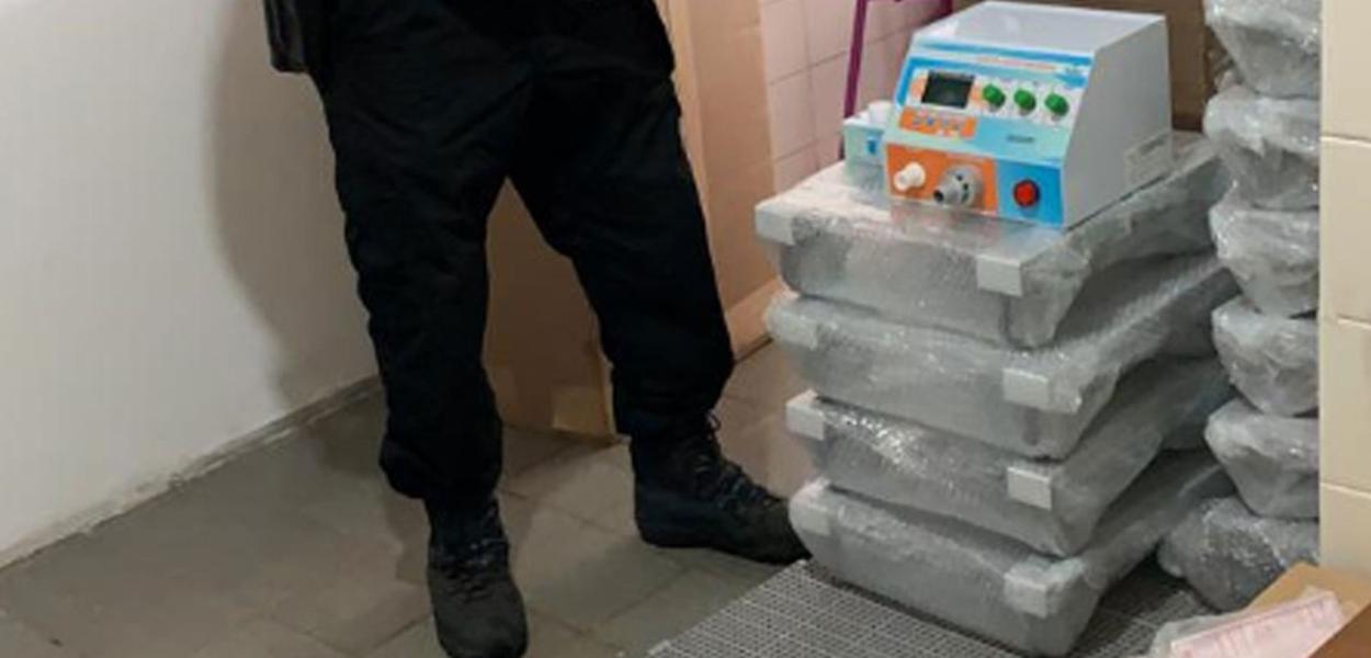 Polícia Federal fez buscas e encontrou 25 respiradores em galpão de empresa