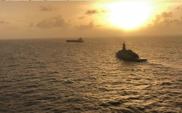 O navio iraniano "Cravo" entra nas águas territoriais venezuelanas carregando combustíveis