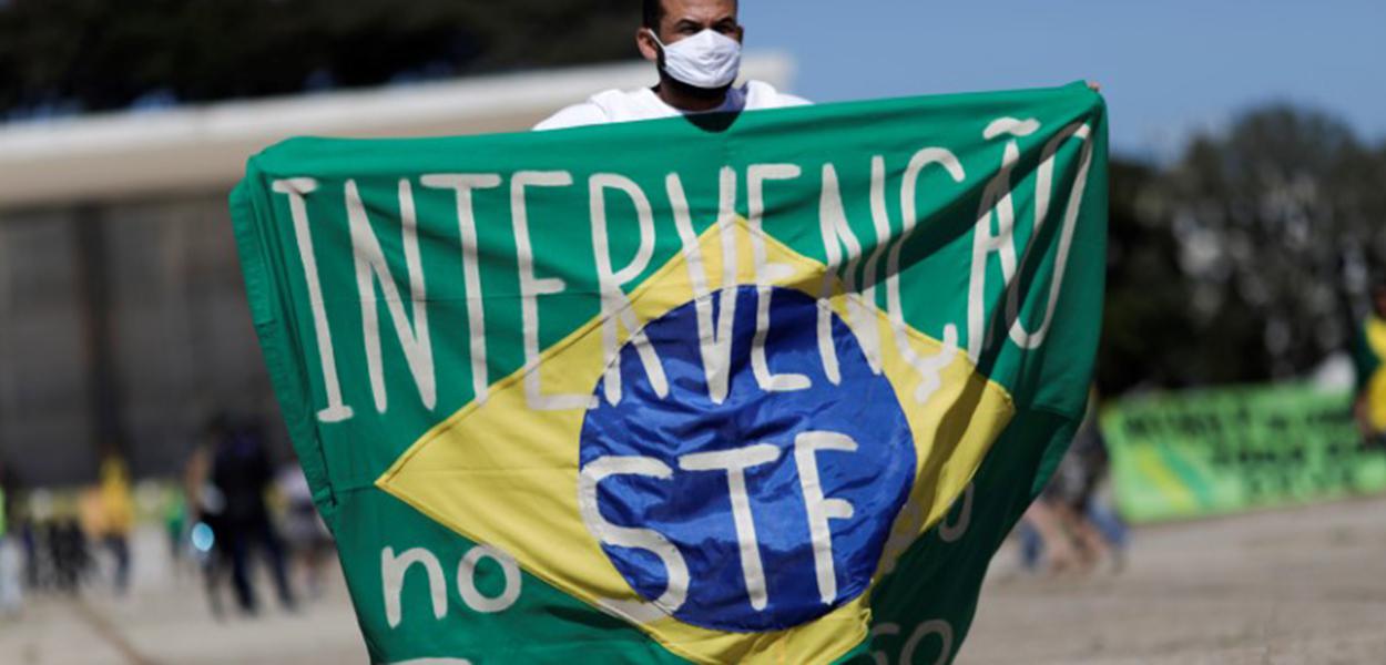 Apoiador do presidente Jair Bolsonaro durante protesto em Brasília