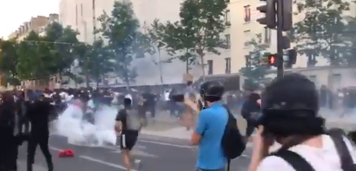Polícia reprime manifestação antirracista em Paris (2.6.20)