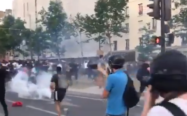Polícia reprime manifestação antirracista em Paris (2.6.20)