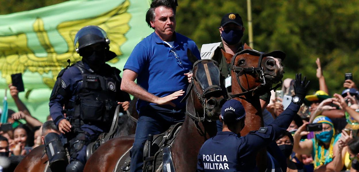 Bolsonaro participa de ato com apoiadores em Brasília 31/05/2020