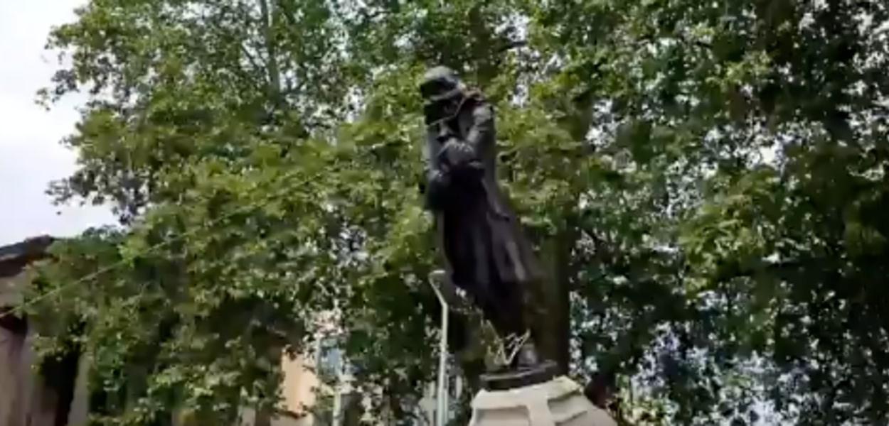 Estátua do traficante de escravos Edward Colston