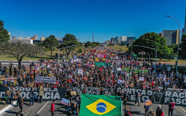 Manifestação antifascista e antirracista em Brasília no domingo, 7 de junho