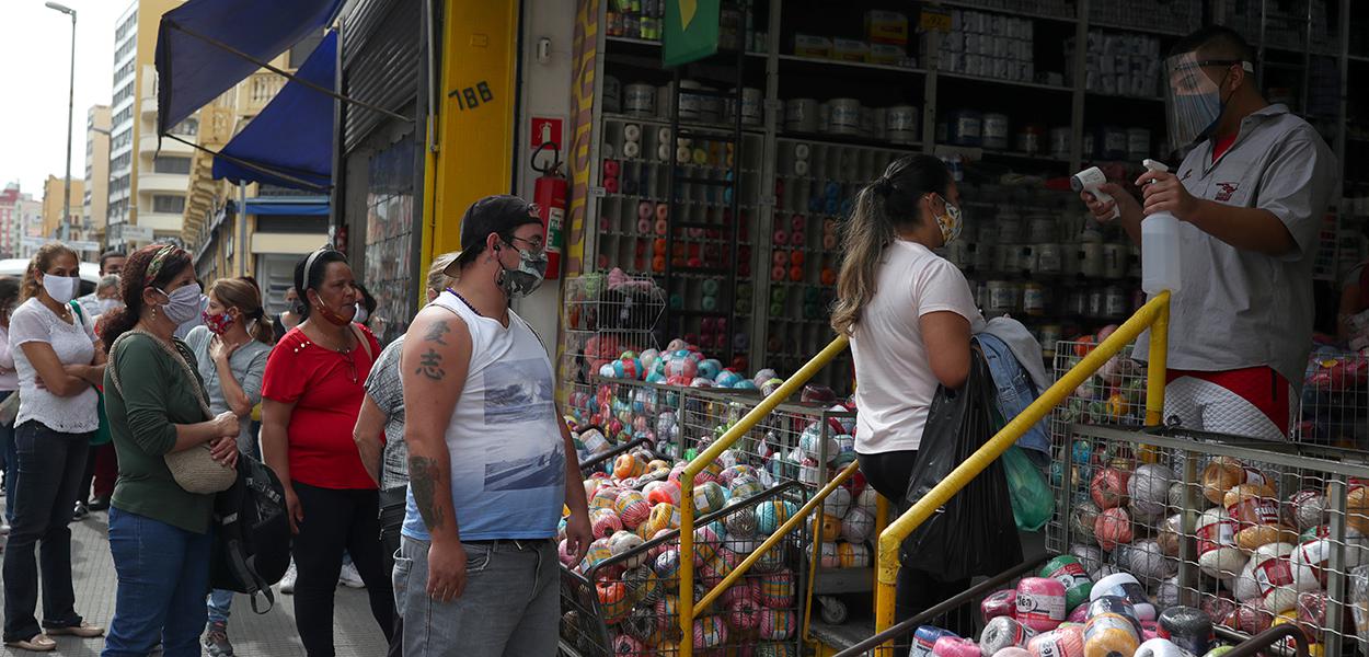Comércio de rua reaberto na cidade de São Paulo 10/6/2020