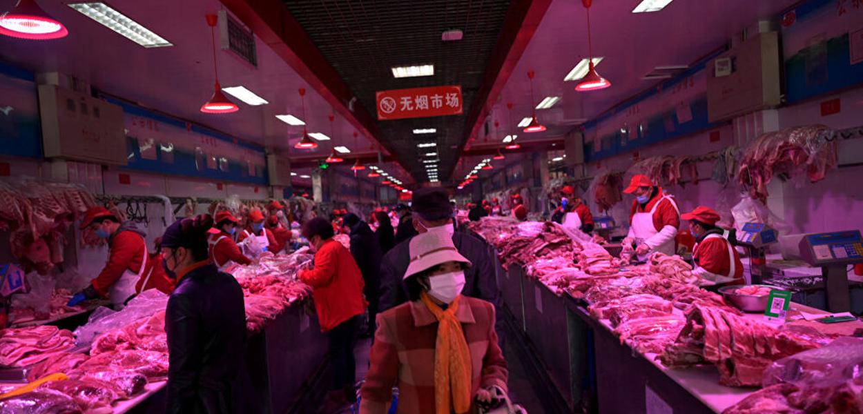 Novo surto de Covid-19 em Pequim tem origem em mercado