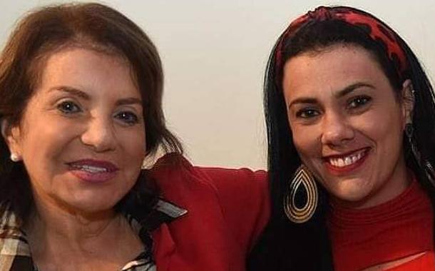 A presidente do diretório do PT em Nuporanga, Mariene Guioto (à dir.)