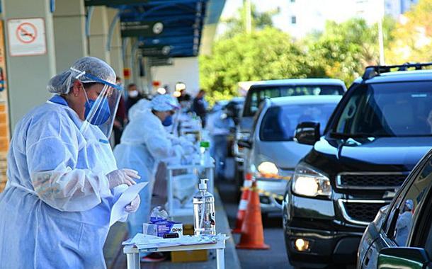 A Prefeitura de Florianópolis em Santa Catarina durante testes de Covid-19 montou um Drive thru para colher exames da população. (15/04/2020)