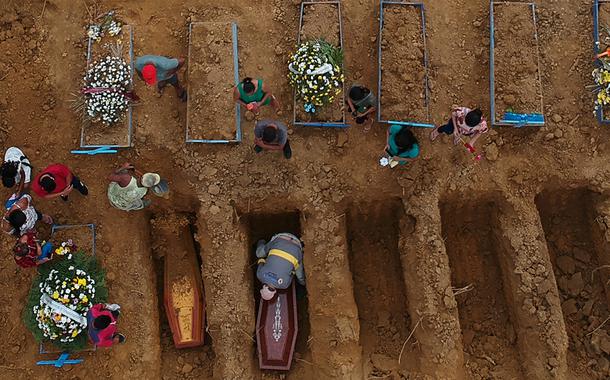 Cemitério Parque Tarumã, em Manaus 26/06/2020