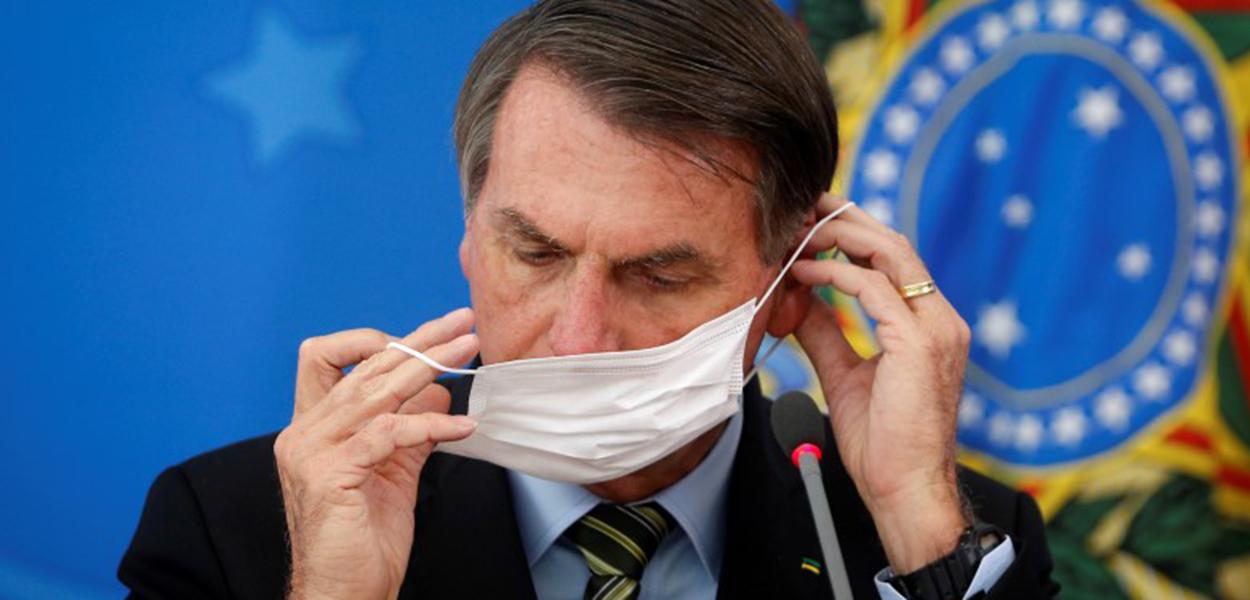 Jair Bolsonaro dizia que máscara é 'coisa de v.'