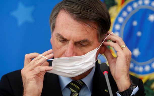 Jair Bolsonaro dizia que máscara é 'coisa de v.'