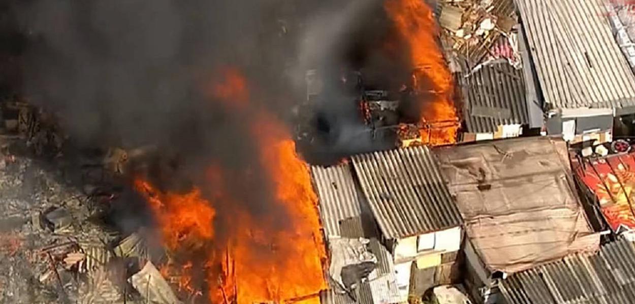Incêndio na região de Santana, em São Paulo