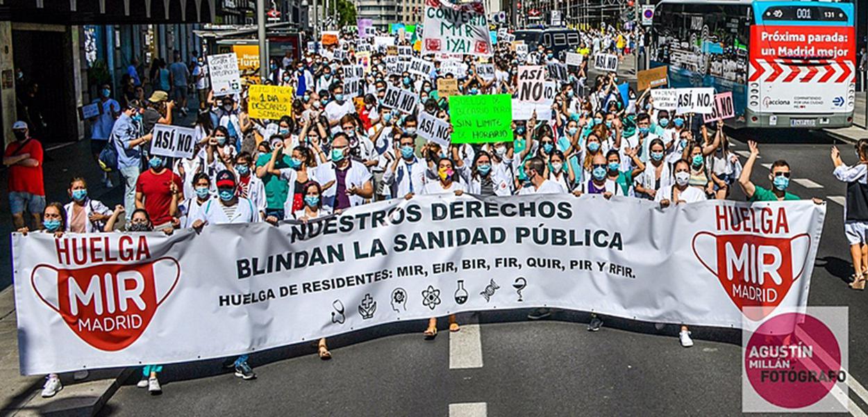 Em greve, profissionais da saúde em período de residência demandam melhores condições de trabalho.