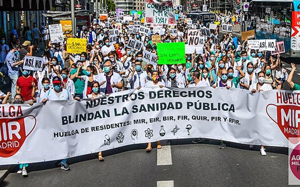 Em greve, profissionais da saúde em período de residência demandam melhores condições de trabalho.