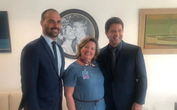 Eduardo Bolsonaro, Andrea Abrão Paes Leme e Mario Frias