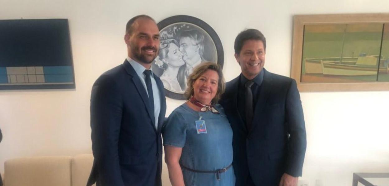 Eduardo Bolsonaro, Andrea Abrão Paes Leme e Mario Frias