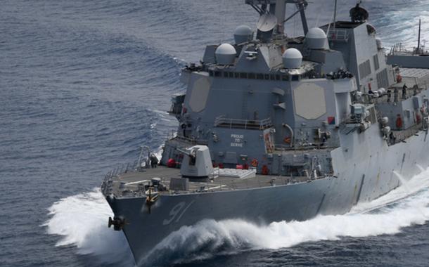 Navo dos EUA em Operação nas proximidades da Venezuela