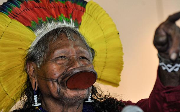 O cacique Raoni Metuktire, de 89 anos, líder da etnia Kayapó, estava internado em um hospital de Colíder, a 648 km de Cuiabá. 18 de julho de 2020