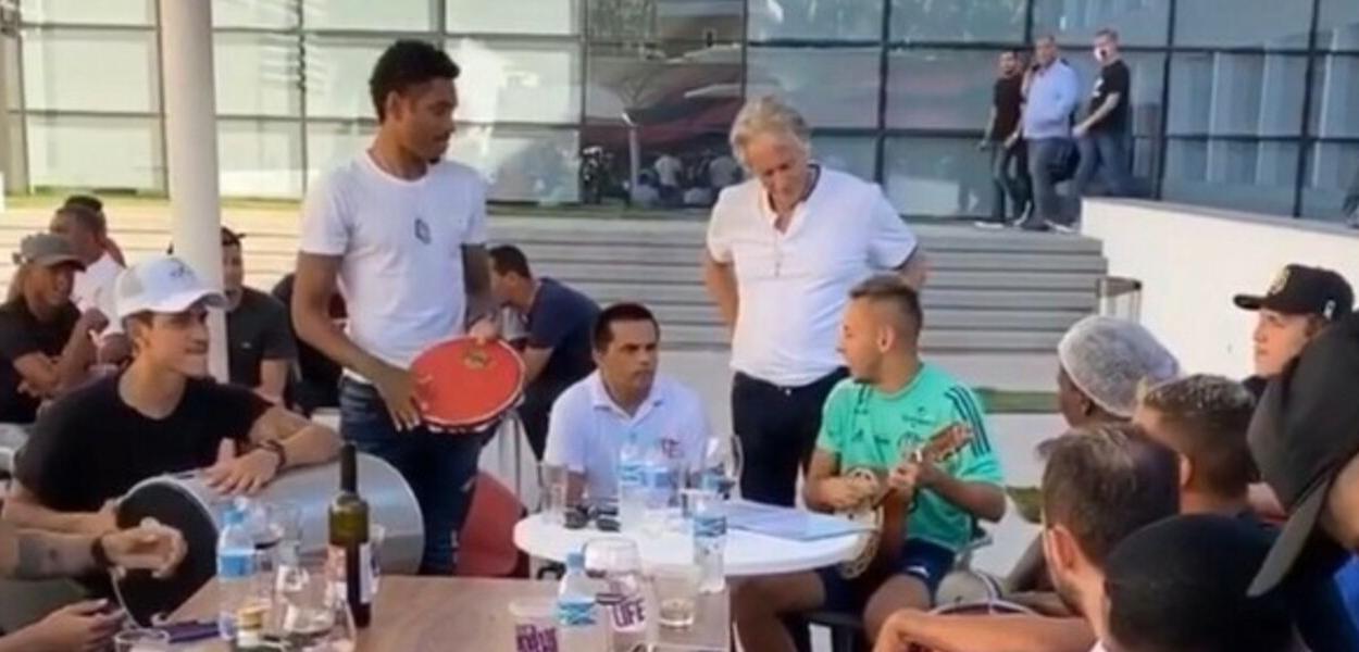 Jorge Jesus e jogadores do Flamengo