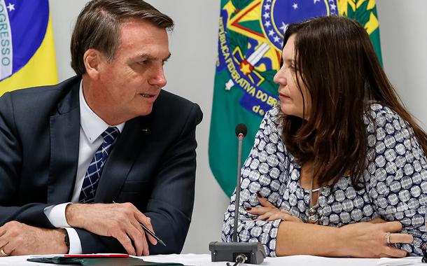 Jair Bolsonaro durante reunião com Deputada Bia Kicis