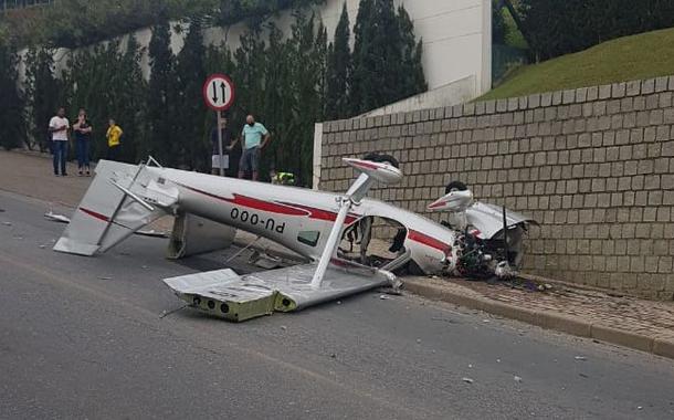 Monomotor cai na rua em SC e deixa feridos