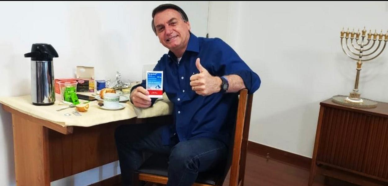 Presidente Jair Bolsonaro informou hoje (25),na sua rede social, que o teste de coronavírus deu negativo. 25 de julho de 2020