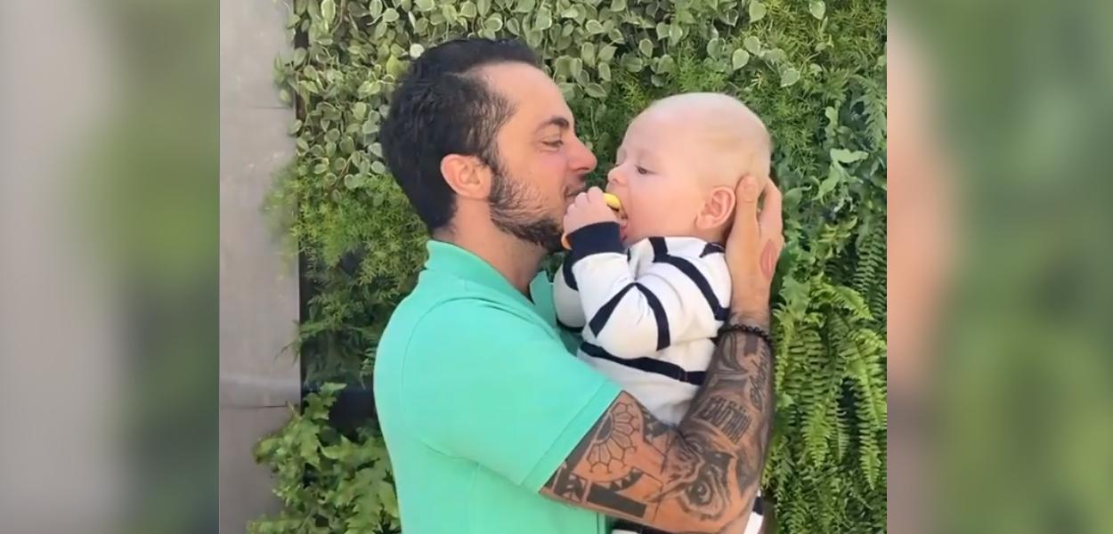 Thammy Miranda com o filho