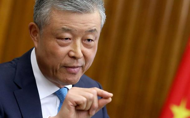 Embaixador da China no Reino Unido, Liu Xiaoming, durante entrevista coletiva em Londres