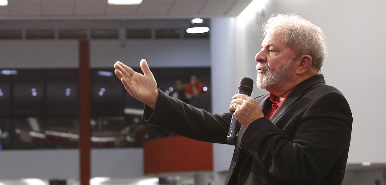 Lula: Harmonia política é saída para a crise