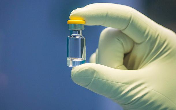 OMS faz apelo para que países apoiem esquema de vacina "Covax"