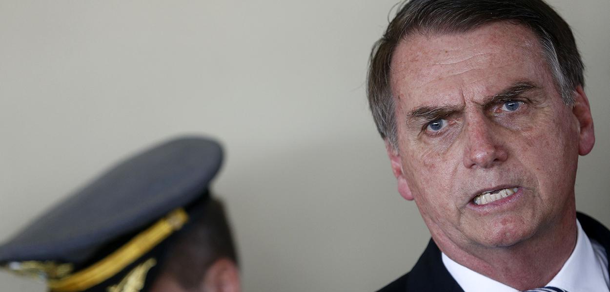 Escândalo viaja com Bolsonaro a Davos