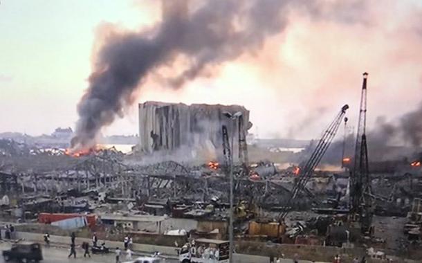 Grande explosão na zona portuária de Beirute, no Líbano