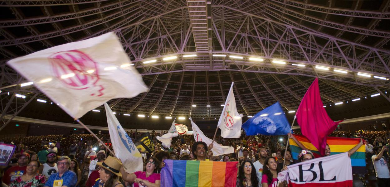 Porto Alegre/RS - Assembléia dos movimentos sociais marca o encerramento  do Fórum Social Temático, em Porto Alegre (Marcelo Camargo/Agência Brasil)