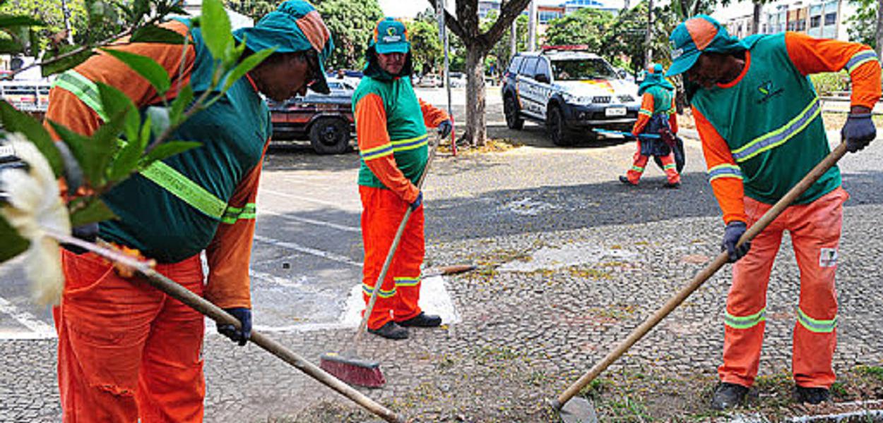 Garis são demitidos em Brasília