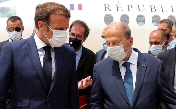 Presidente da França Emmanuel Macron é recebido pelo presidente do Líbano Michel Aoun